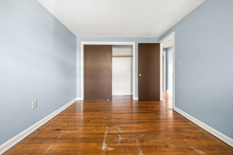 35 Deerfield Ct, Unit b in East Hartford, CT - Foto de edificio - Building Photo