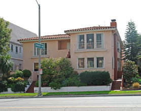 9550 W Olympic Blvd in Beverly Hills, CA - Building Photo - Building Photo