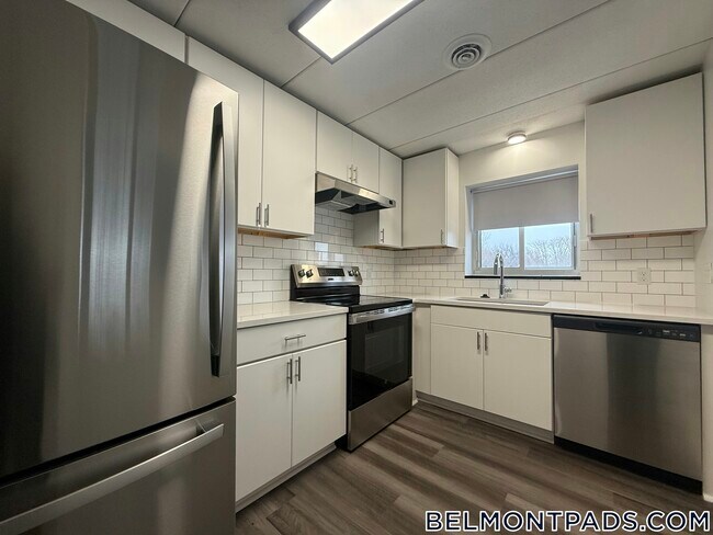 55 Hill Rd, Unit 202 in Belmont, MA - Building Photo - Building Photo