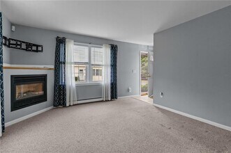 4 Marshall Ln in Middletown, RI - Building Photo - Building Photo
