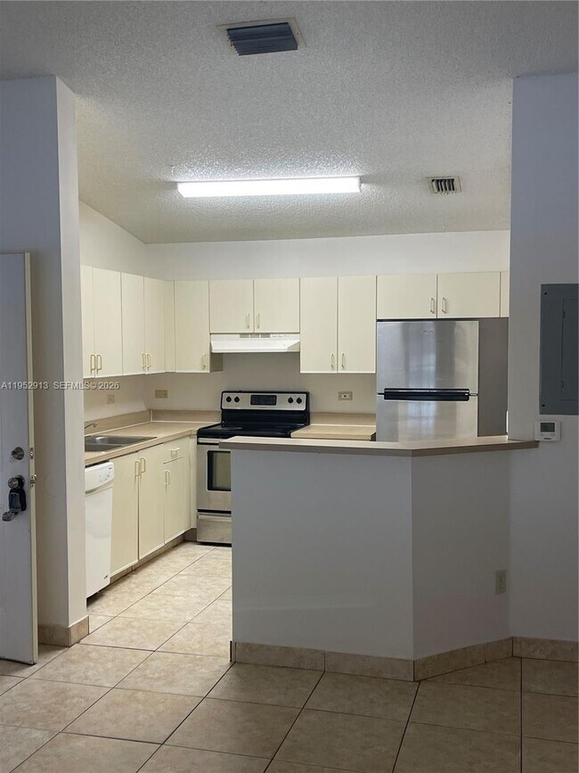 3630 N 56th Ave in Hollywood, FL - Building Photo - Building Photo