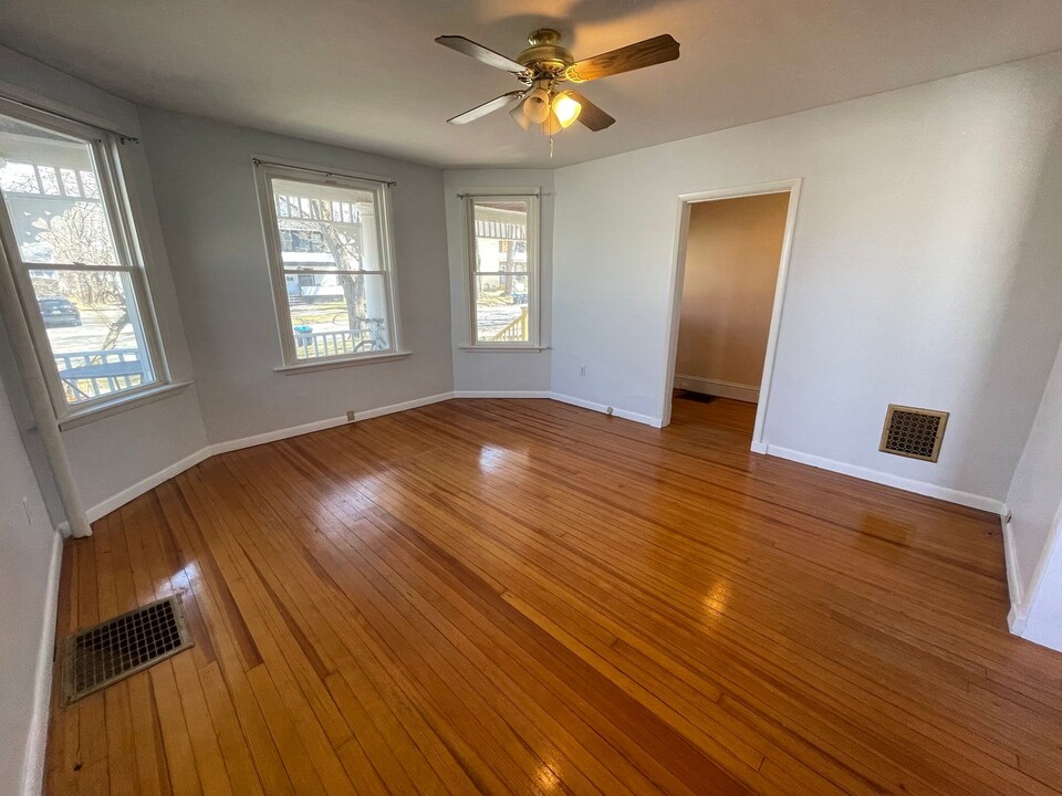26 Livingston Ave in Pittsfield, MA - Building Photo