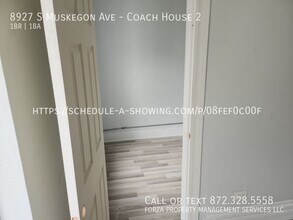 8927 S Muskegon Ave in Chicago, IL - Building Photo - Building Photo
