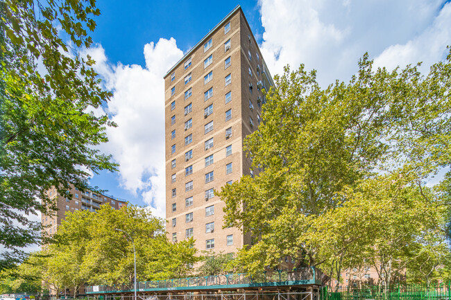 Village View Housing in New York, NY - Building Photo - Building Photo