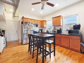 1148 W Belmont Ave in Chicago, IL - Building Photo - Building Photo
