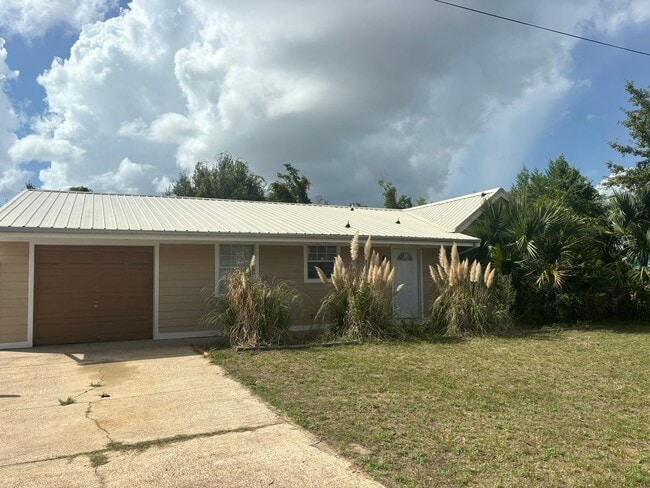 721 Flight Ave