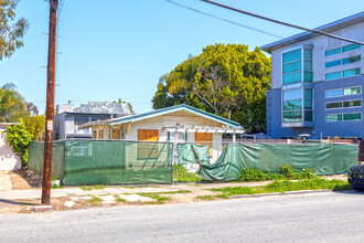 220 Montecito Way in San Diego, CA - Building Photo - Other