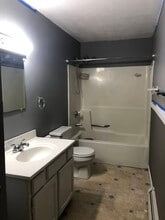 111 Hamilton St in Belchertown, MA - Building Photo - Building Photo