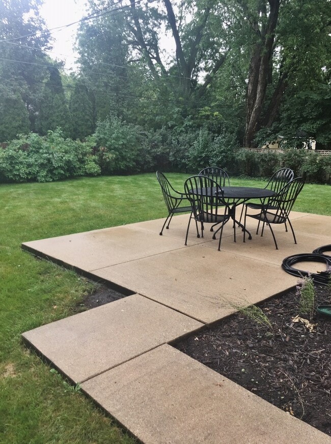 127 S Mitchell Ave in Arlington Heights, IL - Building Photo - Building Photo