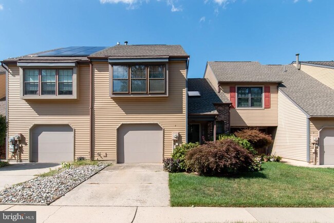 property at 3 Isa Ct