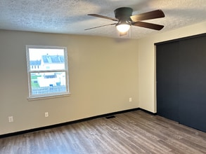 1600 Worthington Row Dr in Columbus, OH - Foto de edificio - Building Photo