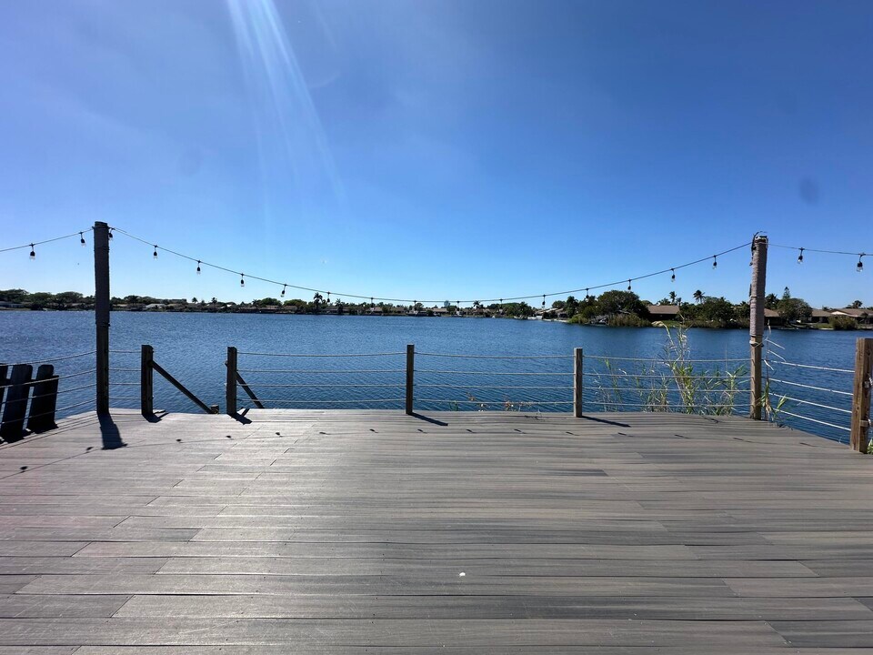 5605 SW 24th Ave in Fort Lauderdale, FL - Building Photo