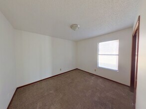 3239 S Illinois St in Wichita, KS - Building Photo - Building Photo