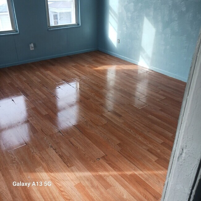 1006 Victoria Ave, Unit 1006 Victoria Ave Unit A in New Kensington, PA - Building Photo - Building Photo