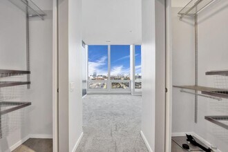 500 W Superior St in Chicago, IL - Building Photo - Building Photo