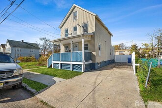 29 Levinson Ave in South River, NJ - Building Photo - Building Photo