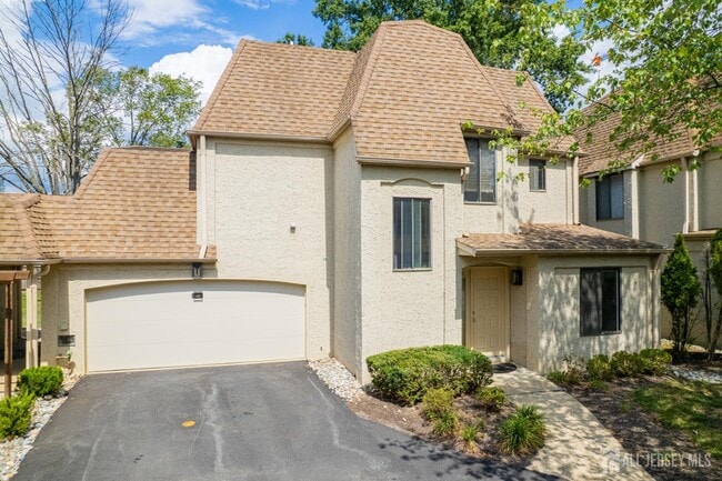 property at 31 Gate House Ln