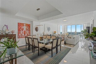 2627 S Bayshore Dr in Miami, FL - Building Photo