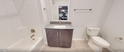 6025 W Thomas Rd in Phoenix, AZ - Building Photo - Building Photo