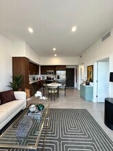 2212 Dewey St, Unit A1 in Hollywood, FL - Foto de edificio - Building Photo
