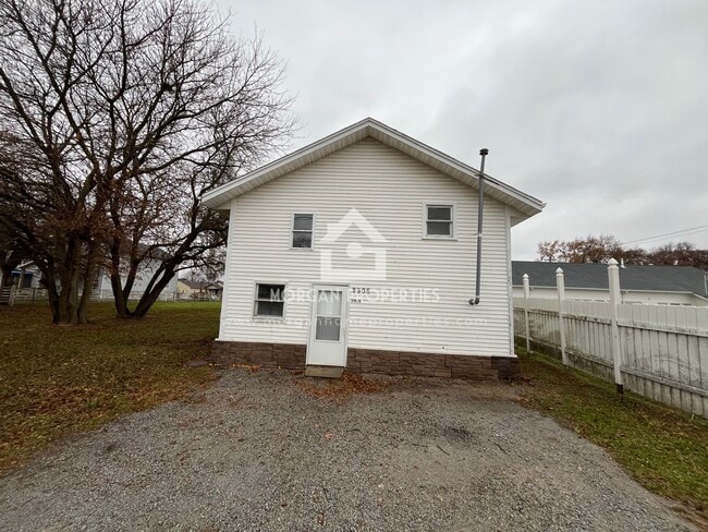 property at 2908 Fletcher St