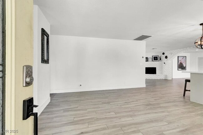 1600 Eaton Dr in Las Vegas, NV - Building Photo - Building Photo