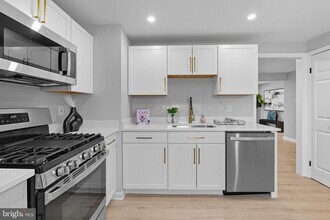 1324 Potomac Heights Dr in Fort Washington, MD - Building Photo - Building Photo