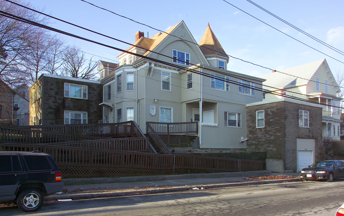 423 Middle St in Fall River, MA - Building Photo