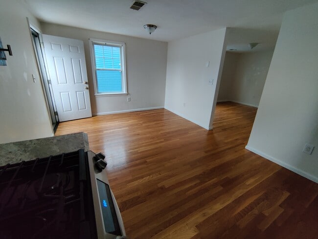 235-2 Columbia Rd, Unit 2 in Boston, MA - Building Photo - Building Photo