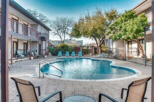 2722 Knight St in Dallas, TX - Building Photo