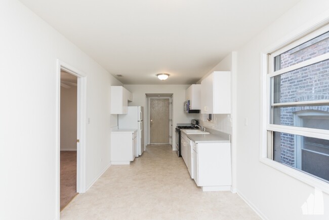 845 N Hoyne Ave, Unit # 02 in Chicago, IL - Building Photo - Building Photo