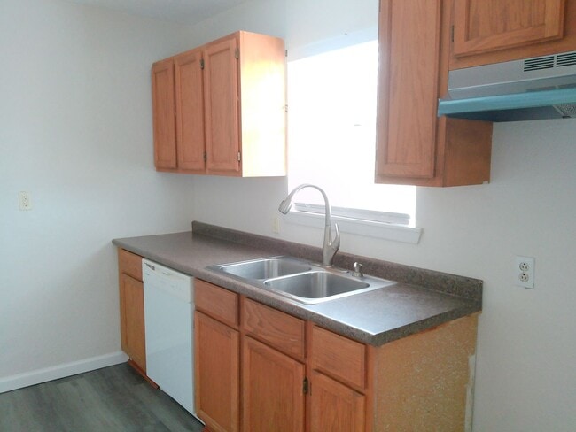 2930 E Harrington Dr in Corpus Christi, TX - Building Photo - Building Photo