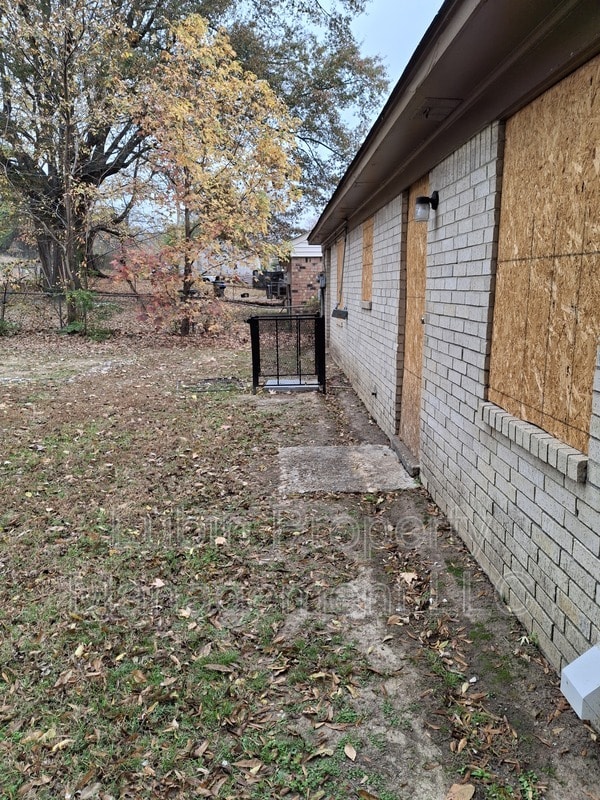 1221 Tahoe Rd in Memphis, TN - Foto de edificio - Building Photo