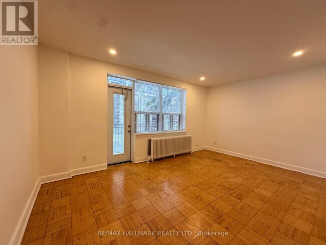 57 Rawlinson Ave in Toronto, ON - Building Photo - Building Photo