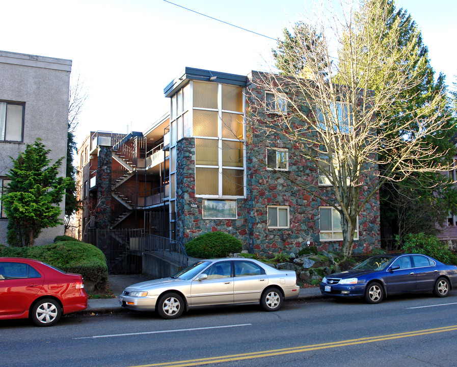 The Shuksan Apartments in Seattle, WA - Building Photo