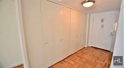 EAST 49 STREET in New York, NY - Building Photo - Building Photo