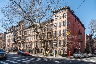 28 8th Ave in Brooklyn, NY - Foto de edificio - Building Photo