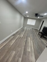 1517 Sinclair Hills Rd in Lutz, FL - Building Photo - Building Photo