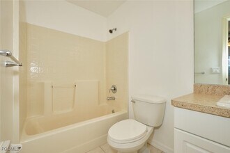 3825 Hollycrest St in Ft. Myers, FL - Building Photo - Building Photo