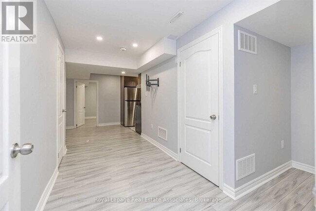 685 Gervais Terrace in Milton, ON - Building Photo - Building Photo