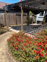 1279 California Dr in Burlingame, CA - Building Photo