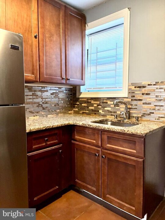 4415 Brown St in Philadelphia, PA - Building Photo