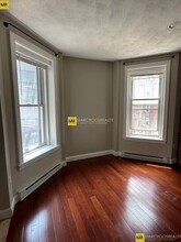 256 Newbury St, Unit 2R in Boston, MA - Foto de edificio - Building Photo