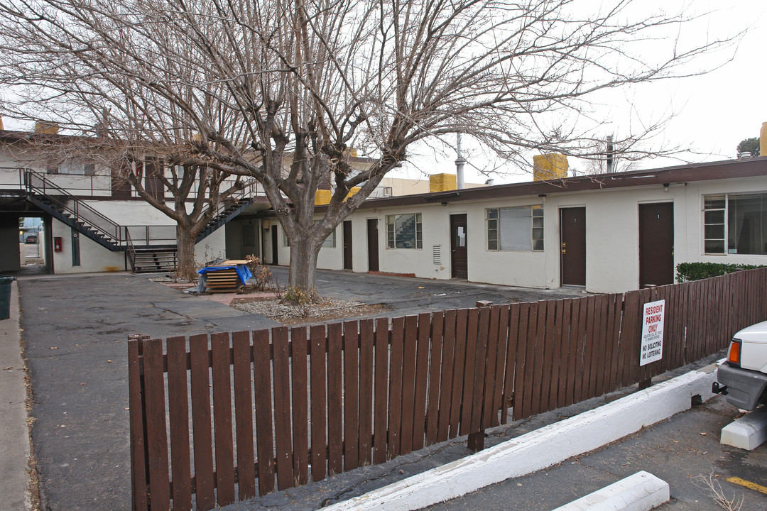 Sunrise South Apartments in Albuquerque, NM - Foto de edificio