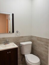 7322 69th Pl in Glendale, NY - Building Photo - Building Photo