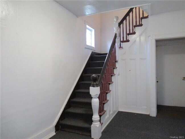 647 Lybolt Rd, Unit 3 in Middletown, NY - Building Photo - Building Photo