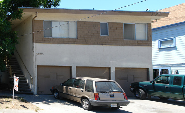 3235 Nicol Ave in Oakland, CA - Building Photo - Building Photo