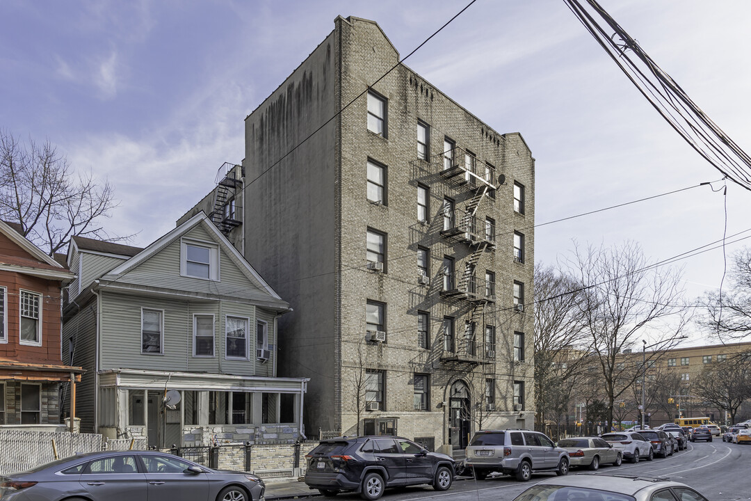 1986 Grand Ave in Bronx, NY - Building Photo