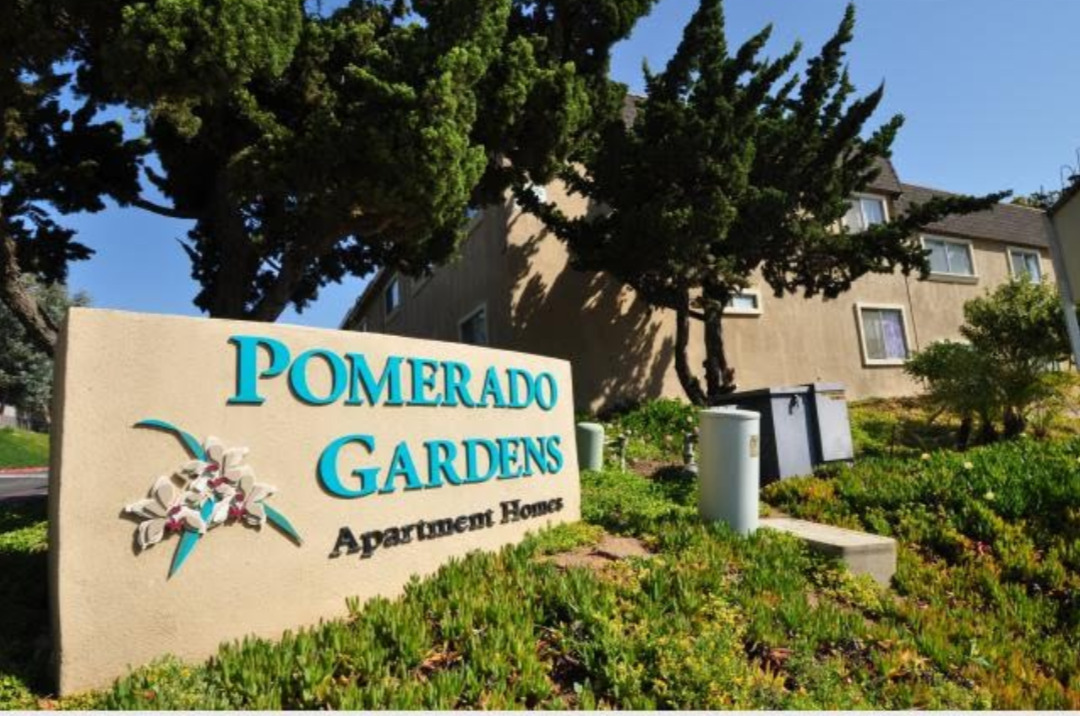 Pomerado Gardens Apartments in Poway, CA - Foto de edificio