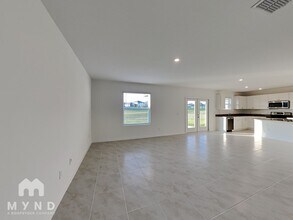 6803 Branham Mill Ct in Zephyrhills, FL - Foto de edificio - Building Photo